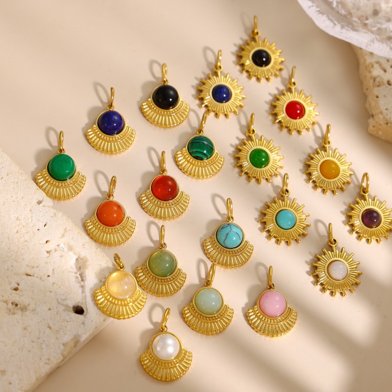 金メッキ加工のサンバースト模様の天然石ペンダント。丸い宝石を - Jewelry Making Gemstones のレビューと価格